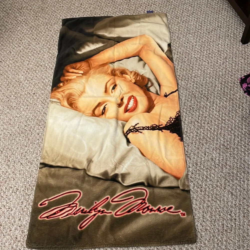 Marilyn Monroe towel